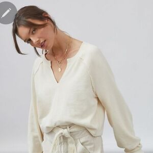 Elegant Cream Women's Sweater Sz M